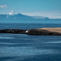 iceland_lighthouse_at_noon