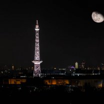 funkturm_and_fernsehturm_with_moon