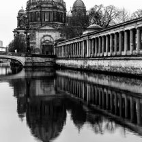 berlin_cathedral_reflection_black_and_white