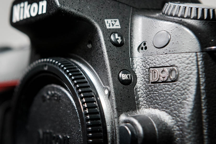 nikon bracketing button